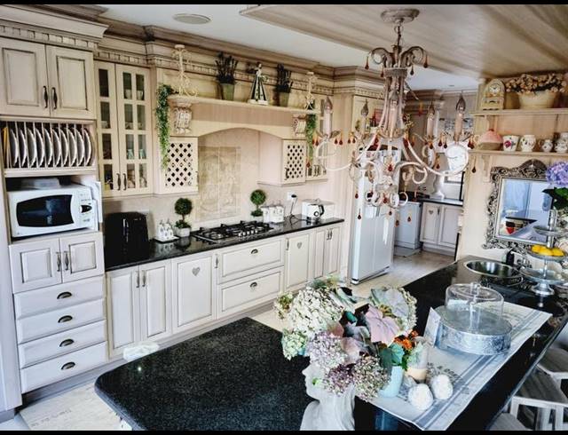 4 BEDROOM HOUSE FOR SALE IN SAFARI GARDENS